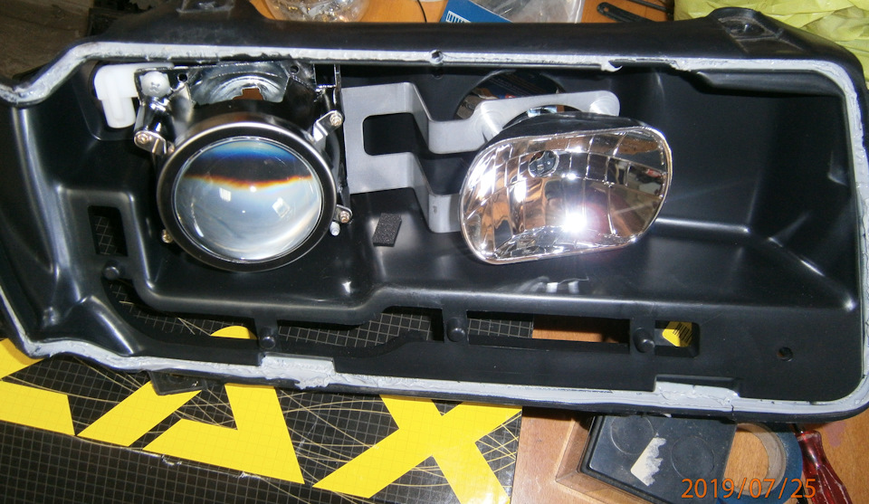 rVolt stage 2+Zax Pragmatic 35Вт H1 Ceramic 4300K ​​Xenon у пасат б4. 3