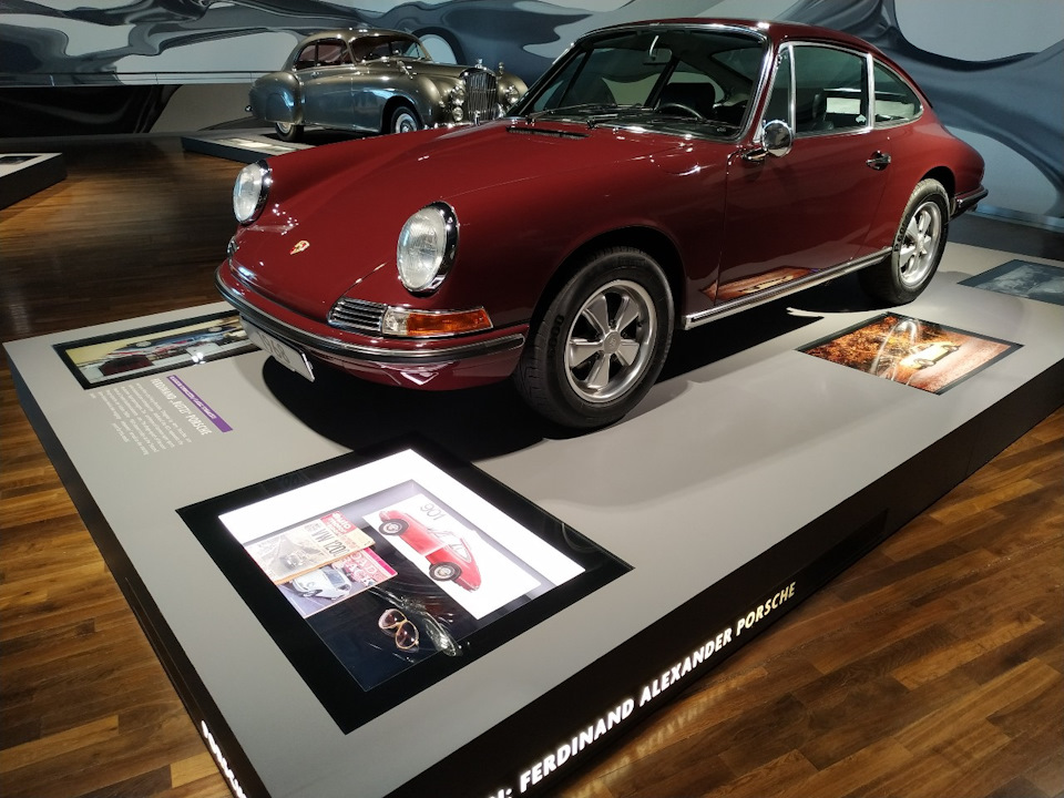 VW ZeitHaus Museum - Вольфсбург 4