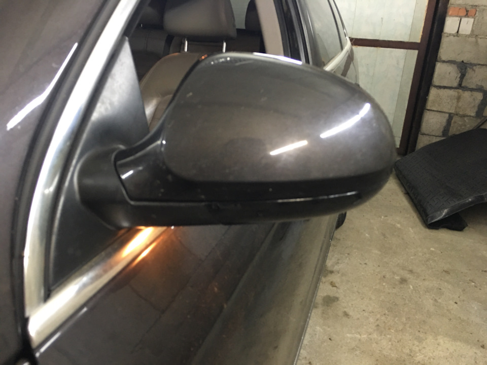 Динамічні поворотники в дзеркала Passat B6 4