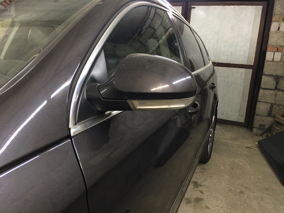 Динамічні поворотники в дзеркала Passat B6 3