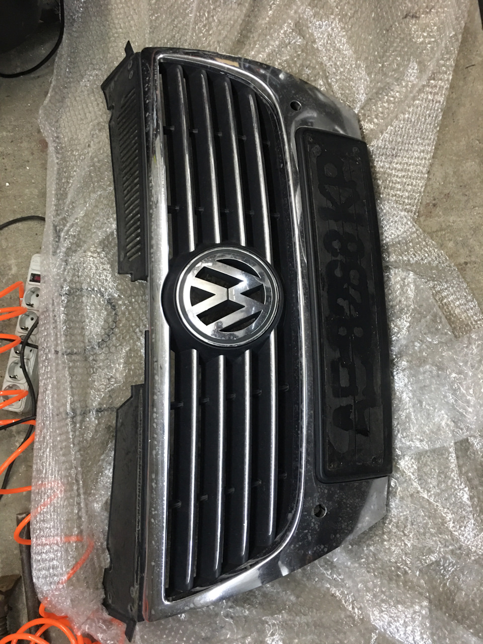 Решітка R-line B6 Passat 3
