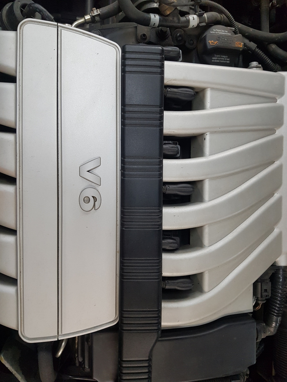 Заміна свічок на AXZ 3,2 vr6 1
