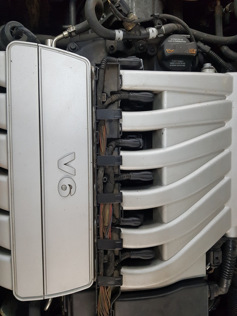 Заміна свічок на AXZ 3,2 vr6 2