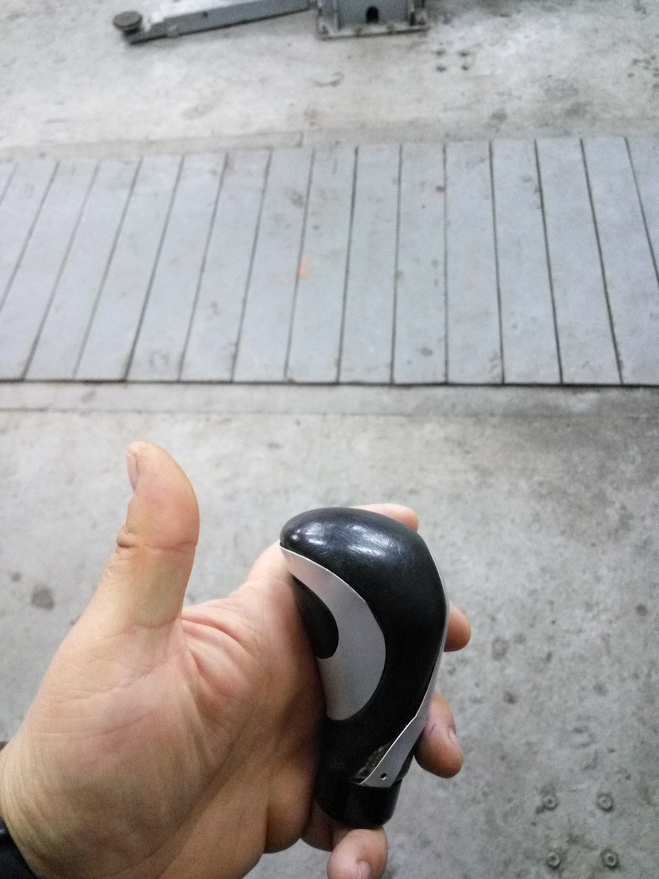 №8 Ручка кпп 8ball 1