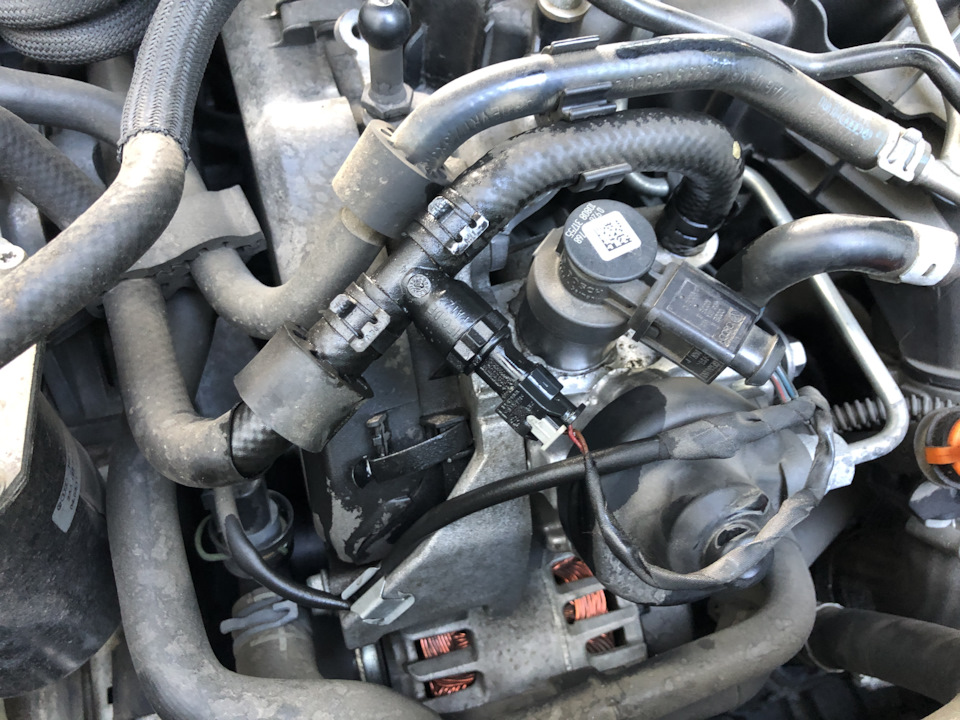 Перша текти на Passat B7 2.0 2