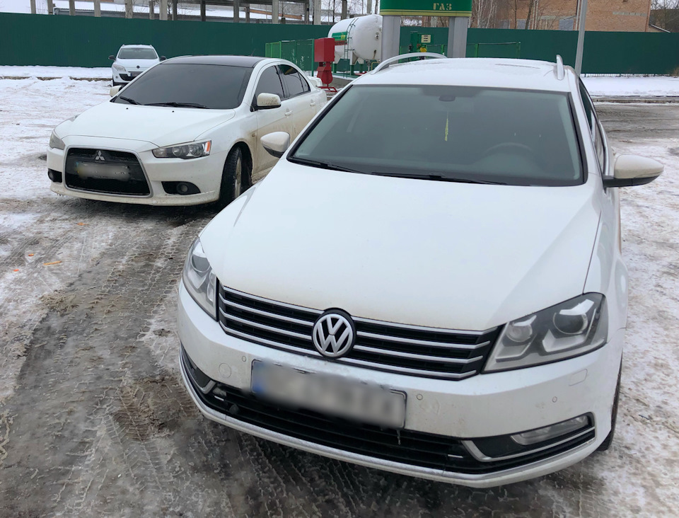 Зустрів свого колишнього Lancer X White 1
