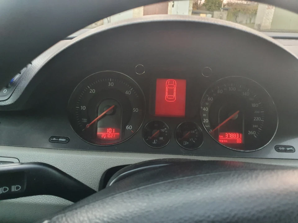 Не реагує на ключ Passat b6