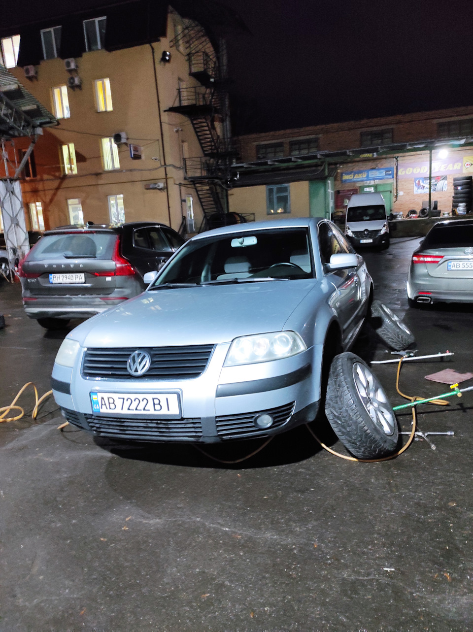 Шиномонтаж, диски, пару ніштяків ... 1
