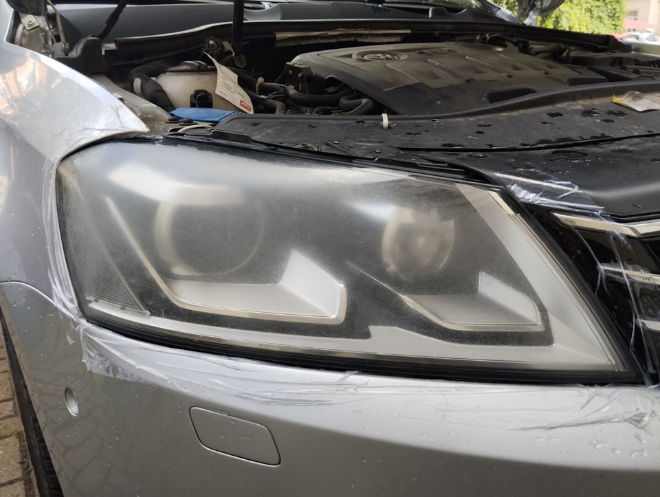Поліровка фар Passat B7 2