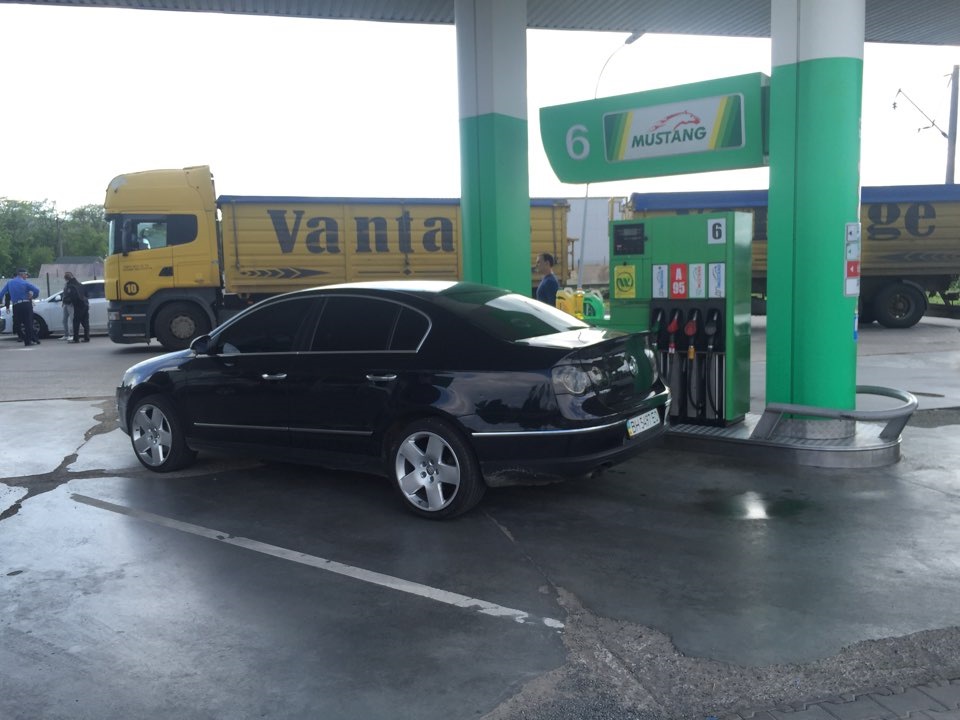 19 (зачеркнуто) 18 8,5J ET45 Ronal (Audi Flat Five). 1