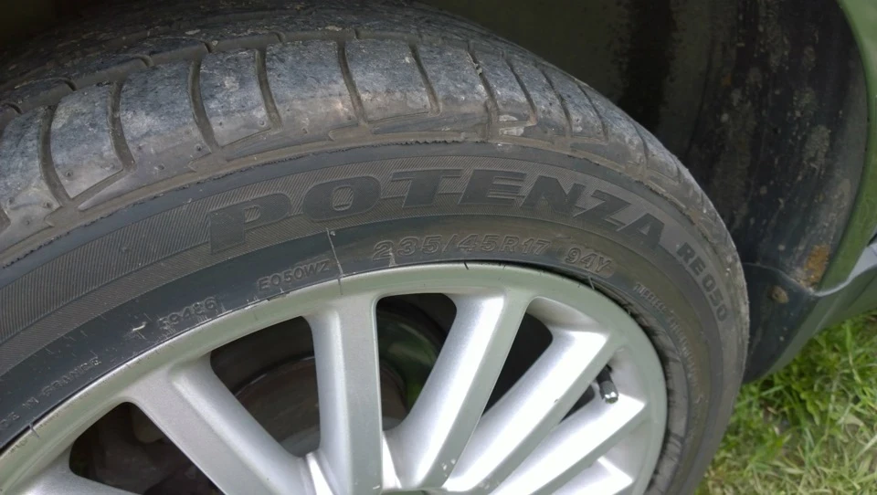 Bridgestone Potenza RE050