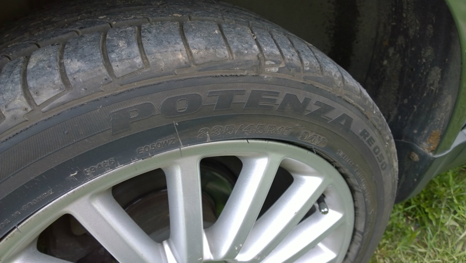 Bridgestone Potenza RE050 1