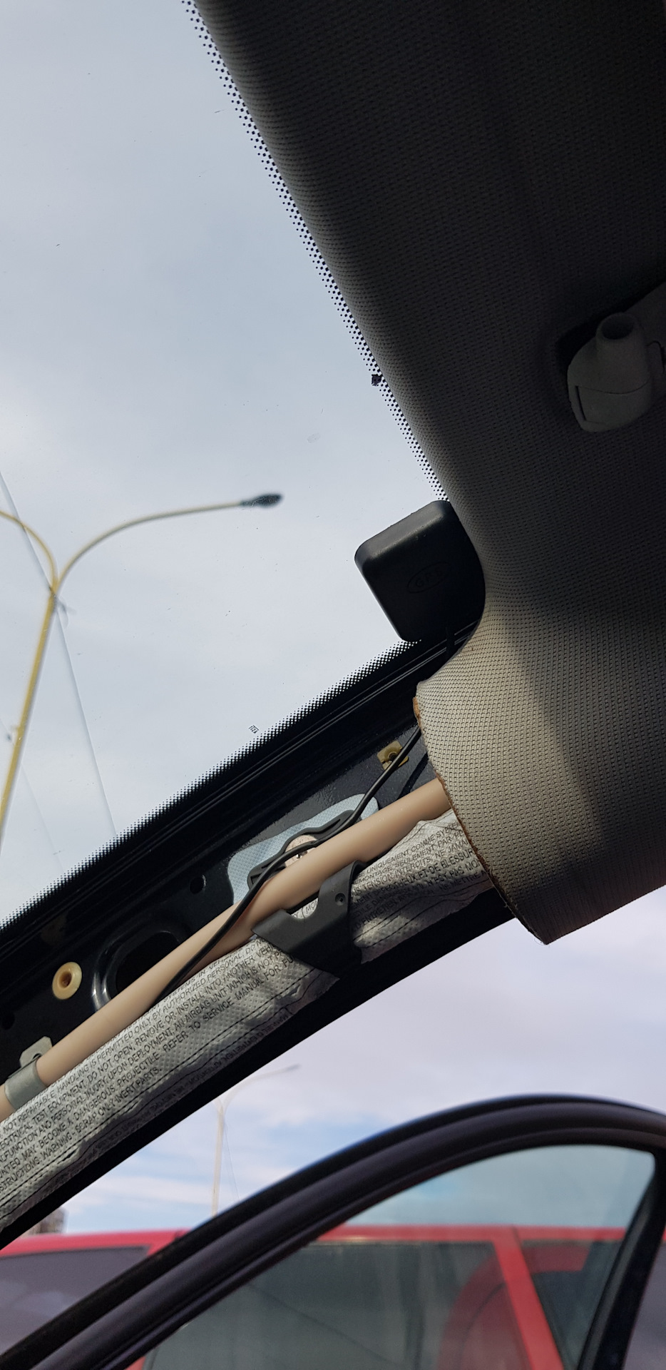 Вода в салоні та чищення дренажу люка 3