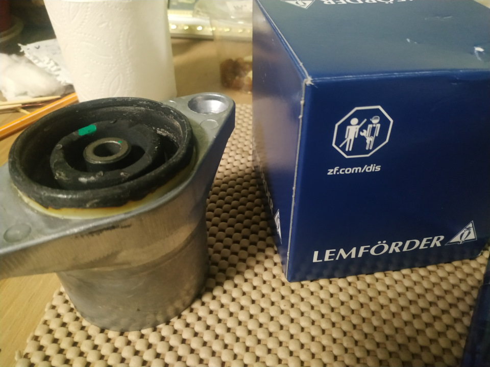 Опори амортизаторів 1
