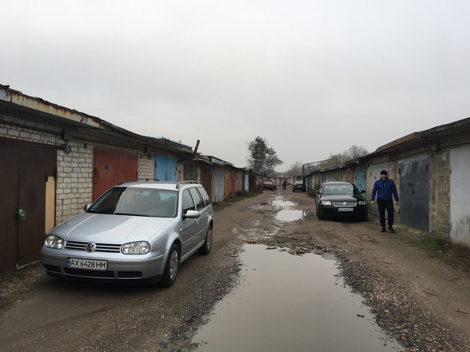 Двоє друзів, гольф і пасат. 4