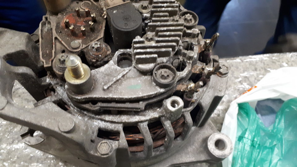 Генератор Valeo 120A 2