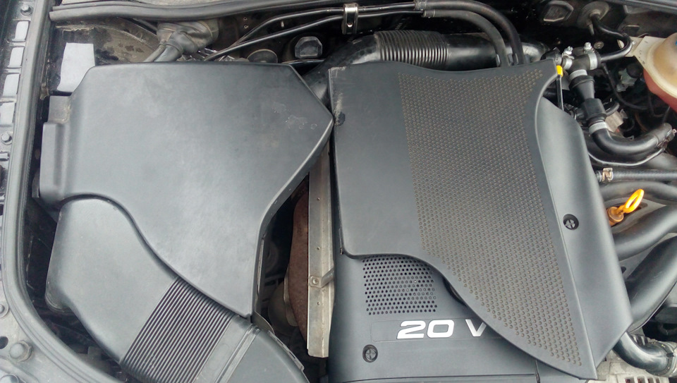 Новий кожух двигуна. Кришка повітряного фільтра від VR5 2.3 Заміна шумоізоляції капота. 3