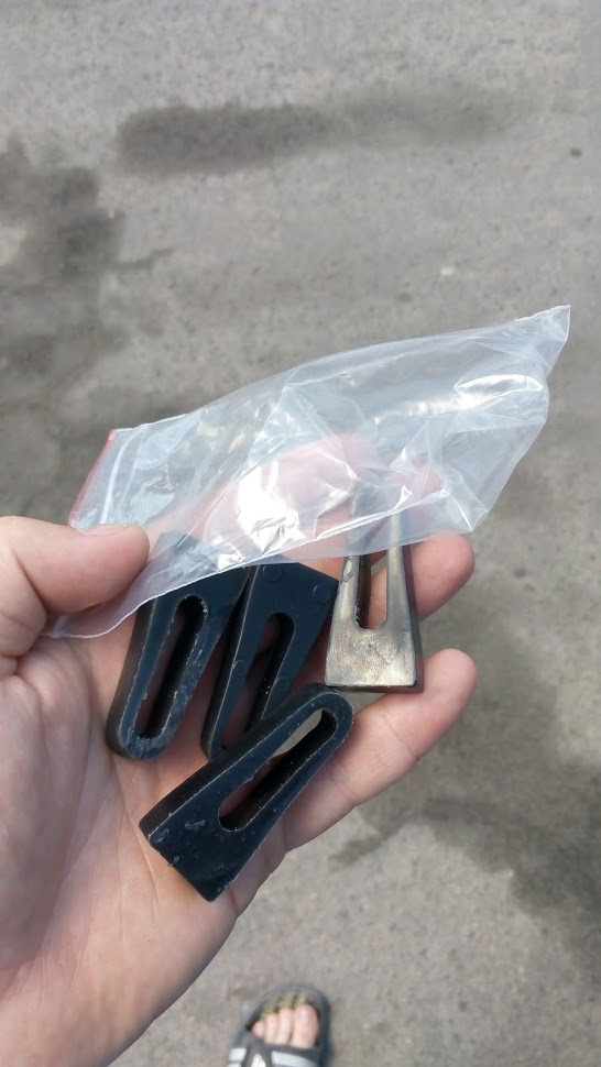 Упор петлі а-ля Audi A8 4E4837763 1
