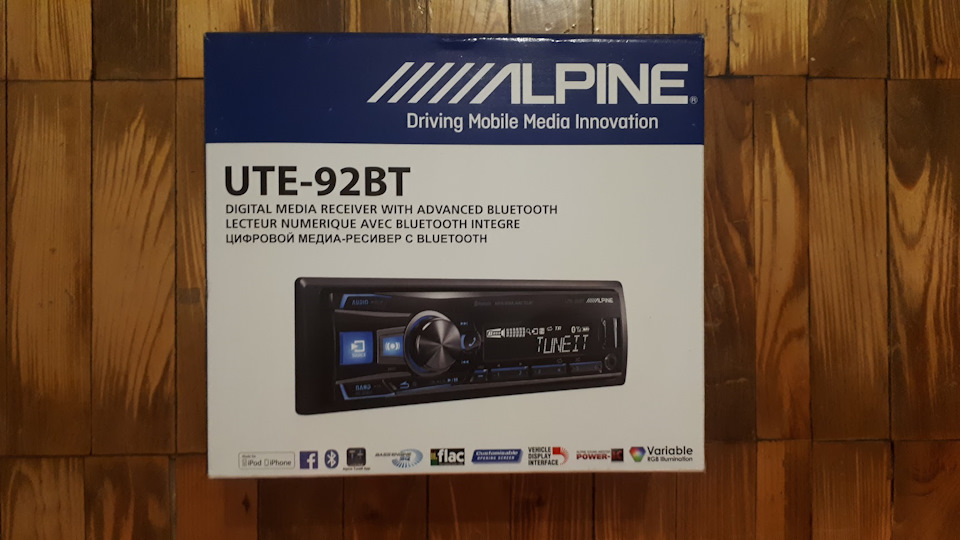 Заміна магнітоли на Alpine UTE-92BT + мікрофон у штатне місце 1