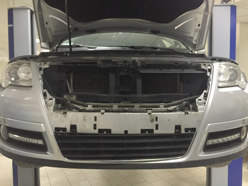 Камера переднього виду VW PASSAT B6 2