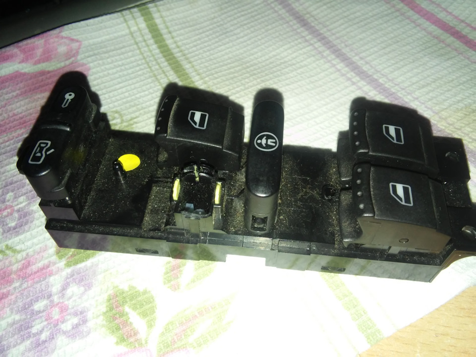 Режим AUTO заднього скла 1