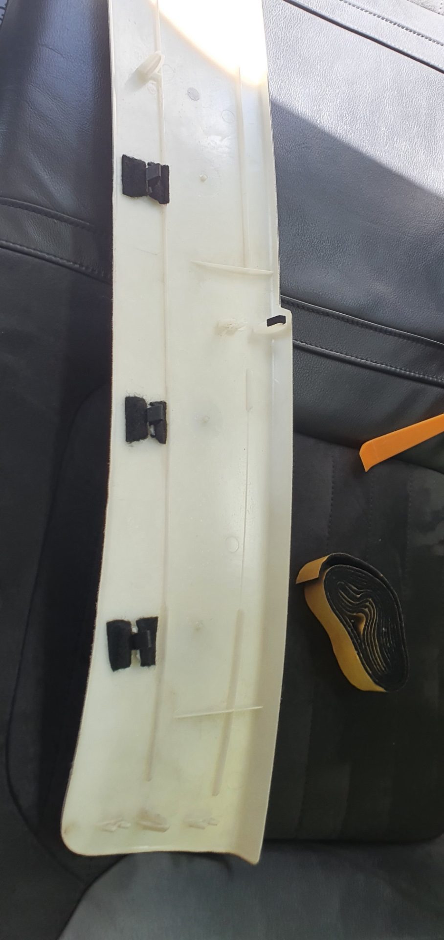 Цвіркун у стопі під склом. 4