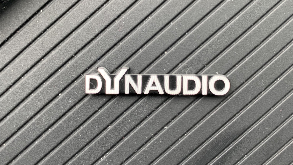 Шильдики DYNAUDIO 1