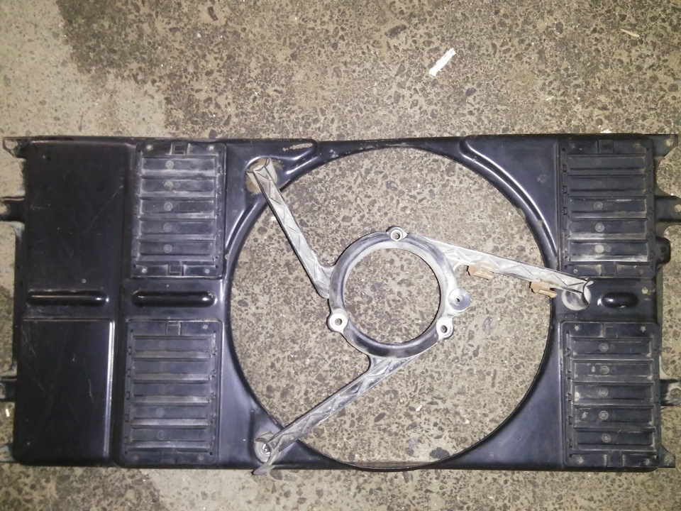 Радіатор Nissens 630*322 4