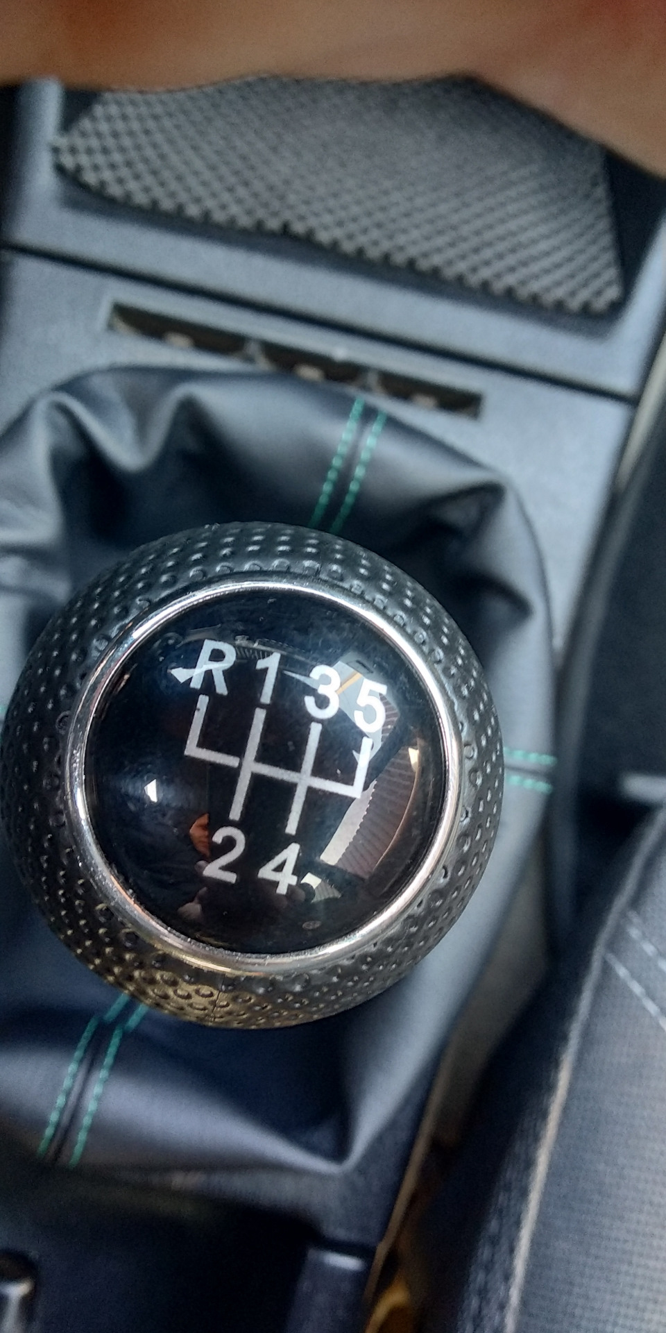 Ручка КПП від Гольф 4 на Пасат Б3 5