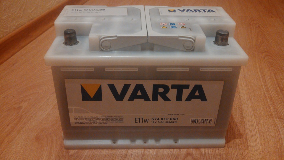 Новий АКБ VARTA 1