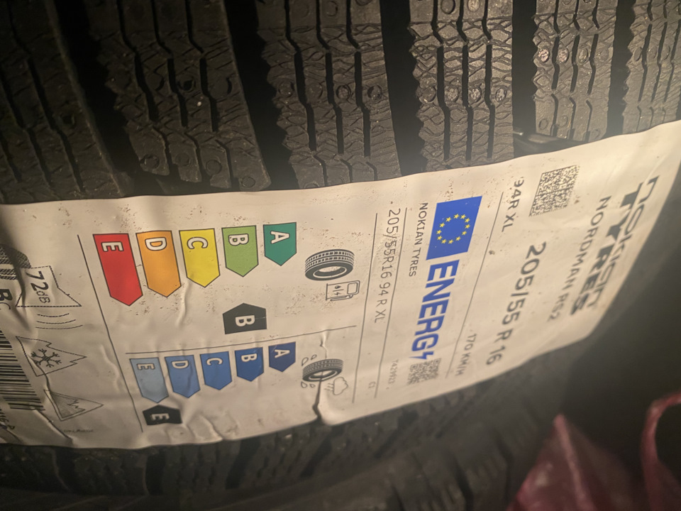 Взуваю пасатика в Nokian Nordman RS2 205/55 R16 94R XL 3