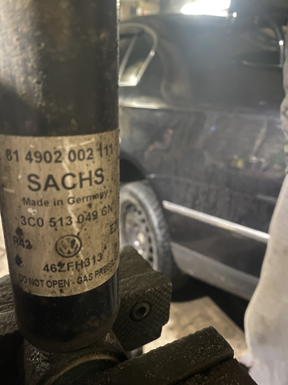 Порадьте задні амортизатори) Або як я змінював відбійники задніх амортизаторів Passat b6 4