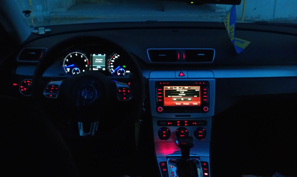 Встановлення мультикеру R-Line на Passat B6 3