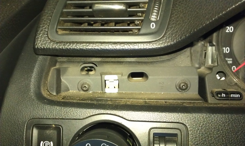 Заміна панелі приладів VW Passat B6 05-09 р.в. 3