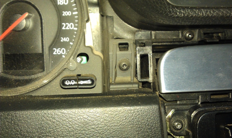 Заміна панелі приладів VW Passat B6 05-09 р.в. 2