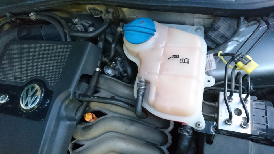 Очищення розширювального бачка Passat b5.5 1
