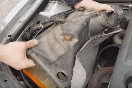 Заміна повітряного фільтра Passat b5.5 5