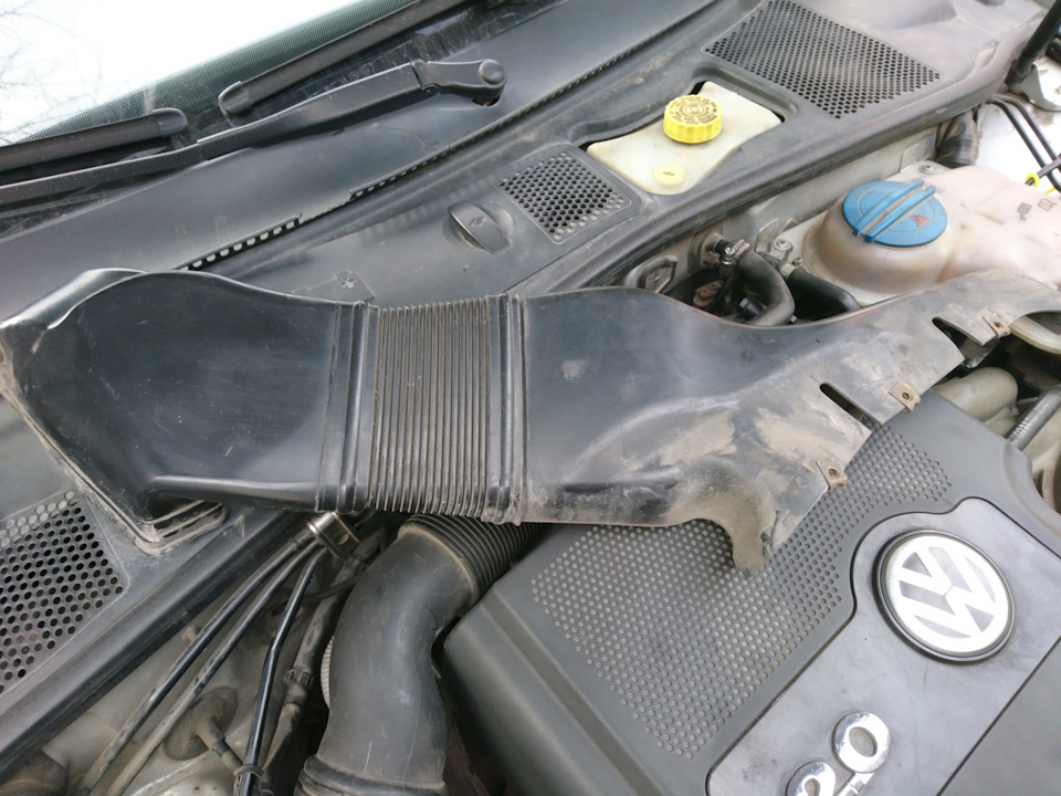 Заміна повітряного фільтра Passat b5.5 2