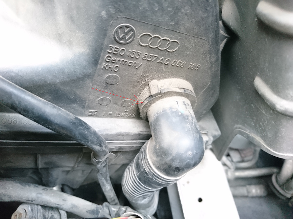 Заміна повітряного фільтра Passat b5.5 3