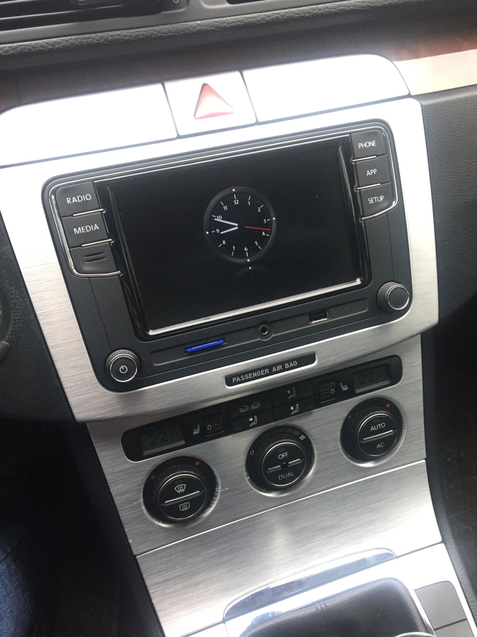 Установка RCD 330 plus Desay 187b з підтримкою 8 кнопкового керма 3