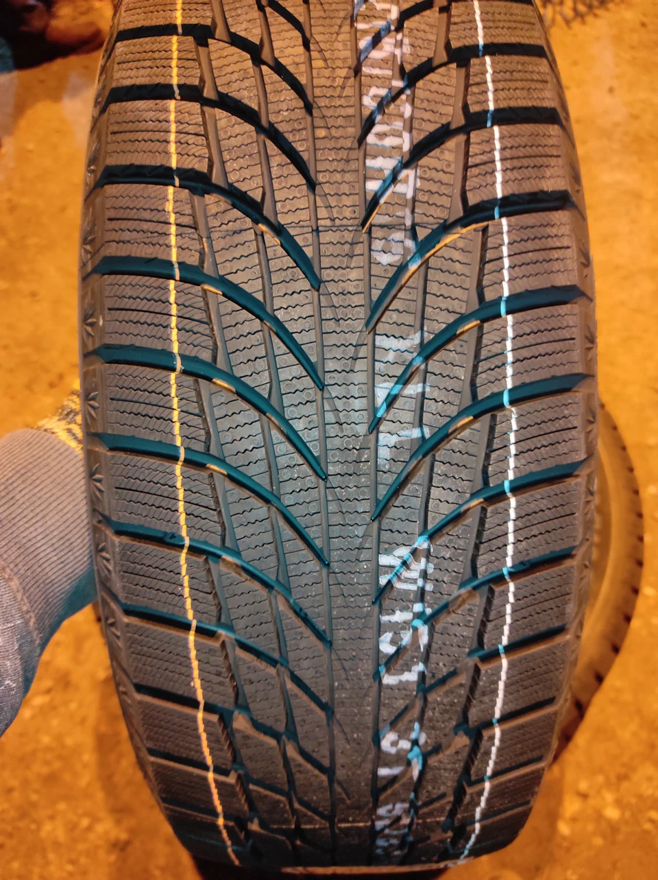 Береобувся на зиму. Kumho Wintercraft ICE Wi51
