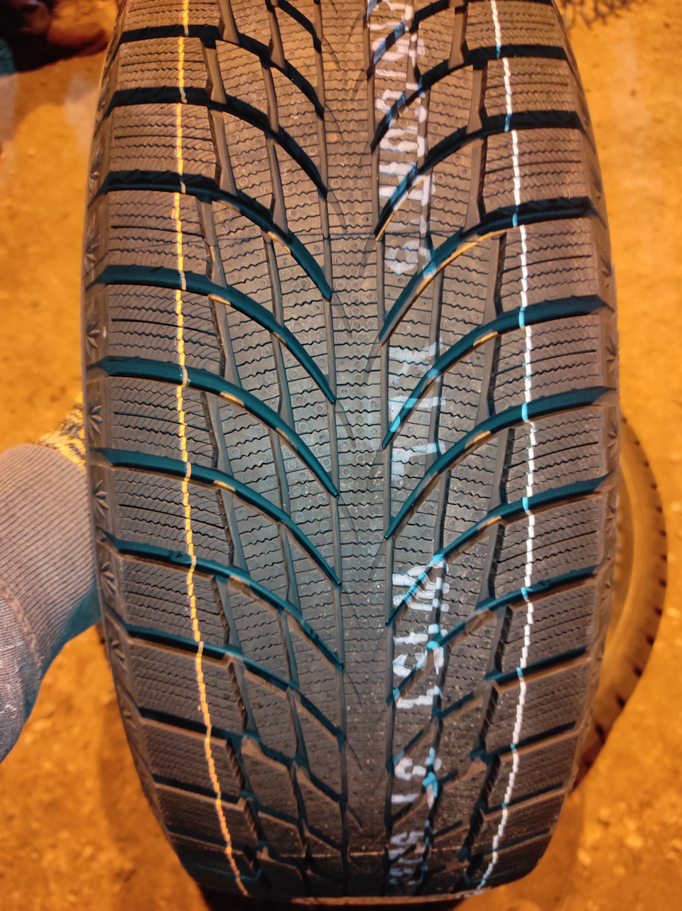 Береобувся на зиму. Kumho Wintercraft ICE Wi51 1