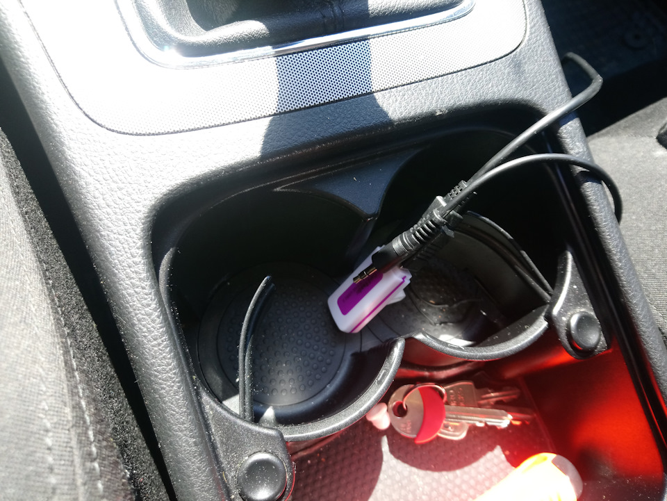 USB + Aux IN у штатній магнітолі RCD 300 3