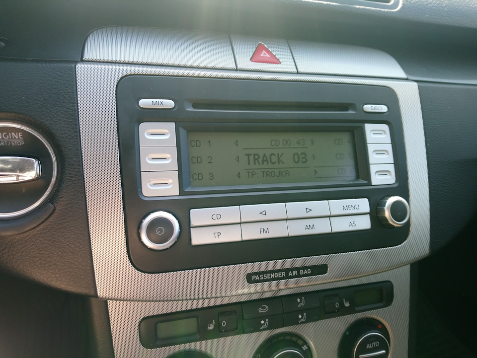USB + Aux IN у штатній магнітолі RCD 300 4