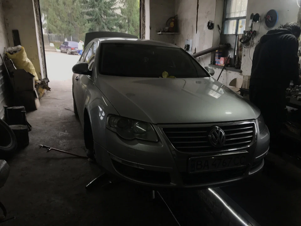 Заміна передніх сайлентблоків - Passat b6