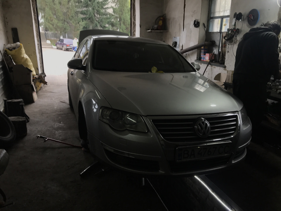 Заміна передніх сайлентблоків - Passat b6 1