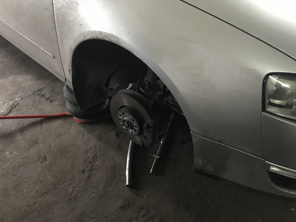 Заміна передніх сайлентблоків - Passat b6 2