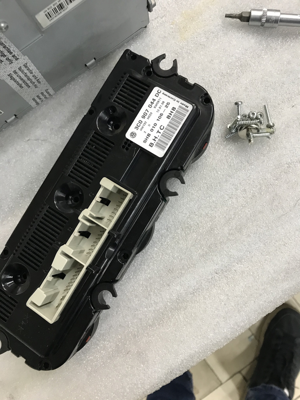 Пересвіт приладової панелі, клімату та магнітоли RCD300 3