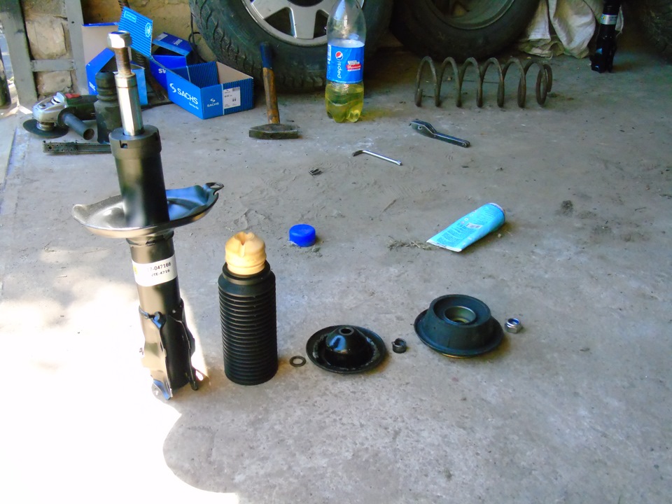 Заміна передніх стійок Bilstein B2 1