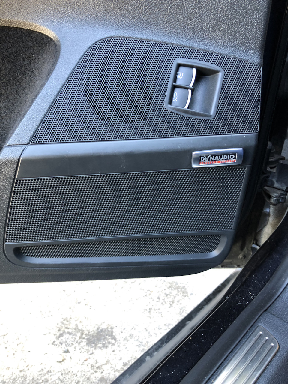 Dynaudio sound system 4